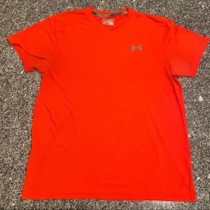 Under Armour UA mens Heatgear short sleeve tee t-shirt size M Red run V Neck